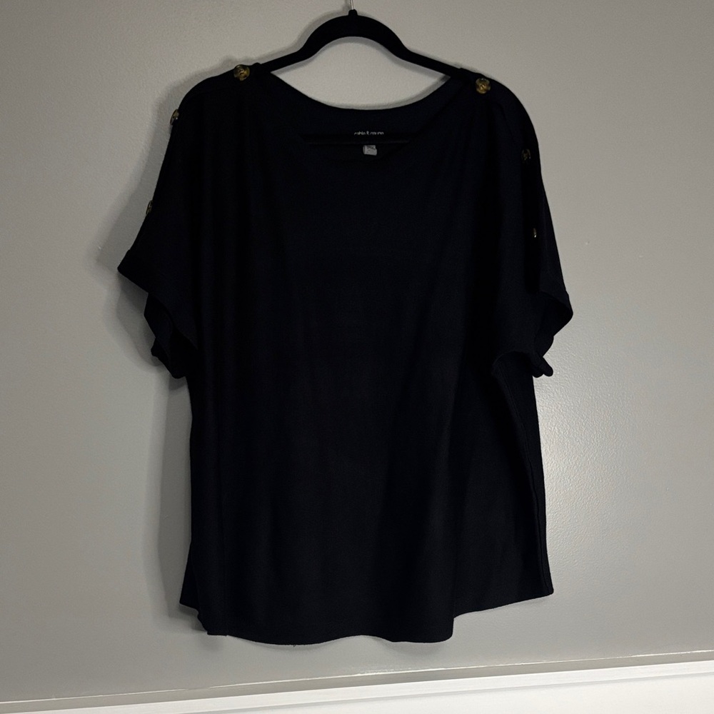 Cable & Gauge Black Short Sleeve Top